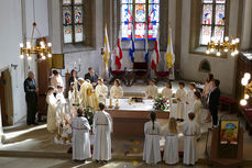 Feier der 1. Heiligen Kommunion in Sankt Crescentius (Foto: Karl-Franz Thiede)